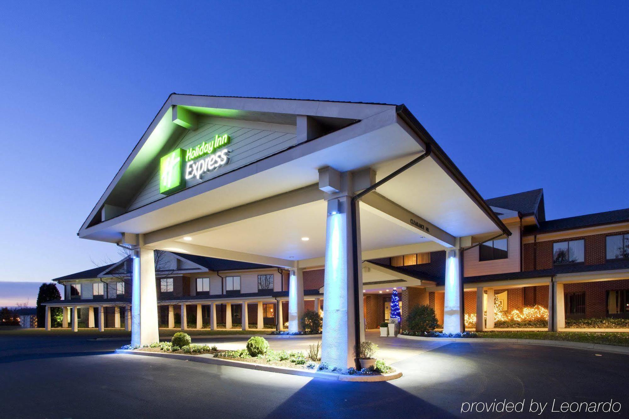 Round Hill Inn Orange ภายนอก รูปภาพ