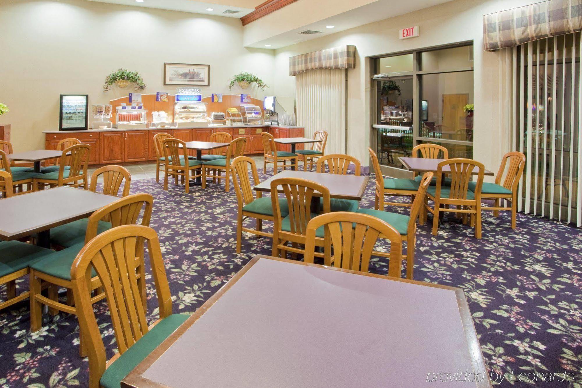 Round Hill Inn Orange ภายนอก รูปภาพ