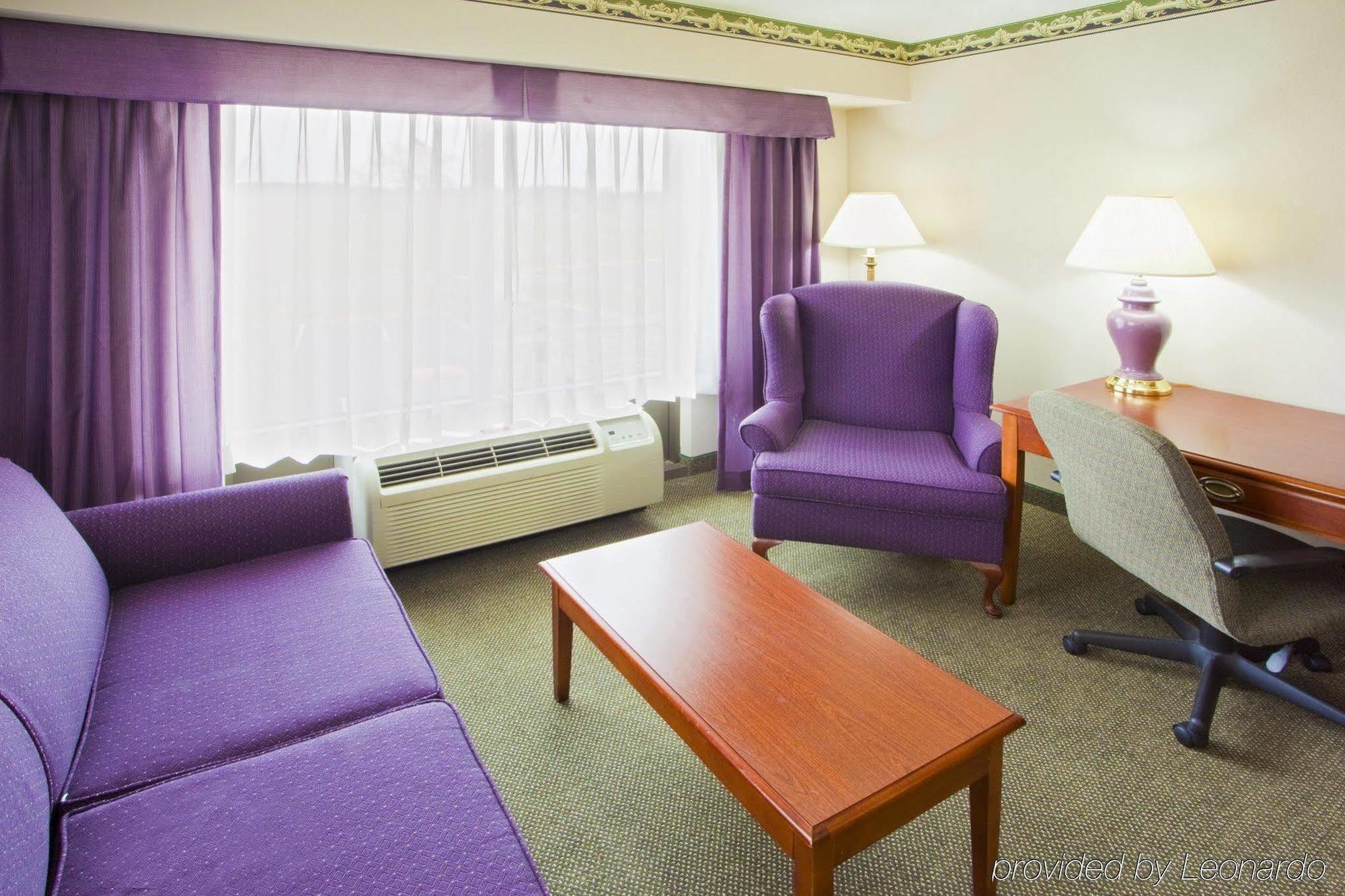 Round Hill Inn Orange ภายนอก รูปภาพ